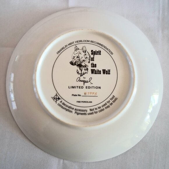 Franklin Mint Heirloom Recommendation "Spirit of The White Wolf" Plate - Picture 5 of 10